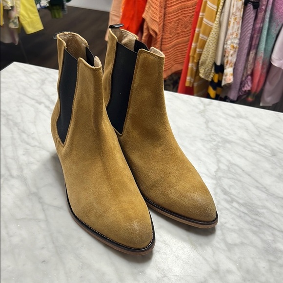 Matt Bernson NEW Frisco Suede Bootie Size 10 in Tan - Picture 1 of 11
